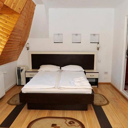 Vila Bradet Buşteni Exterior foto
